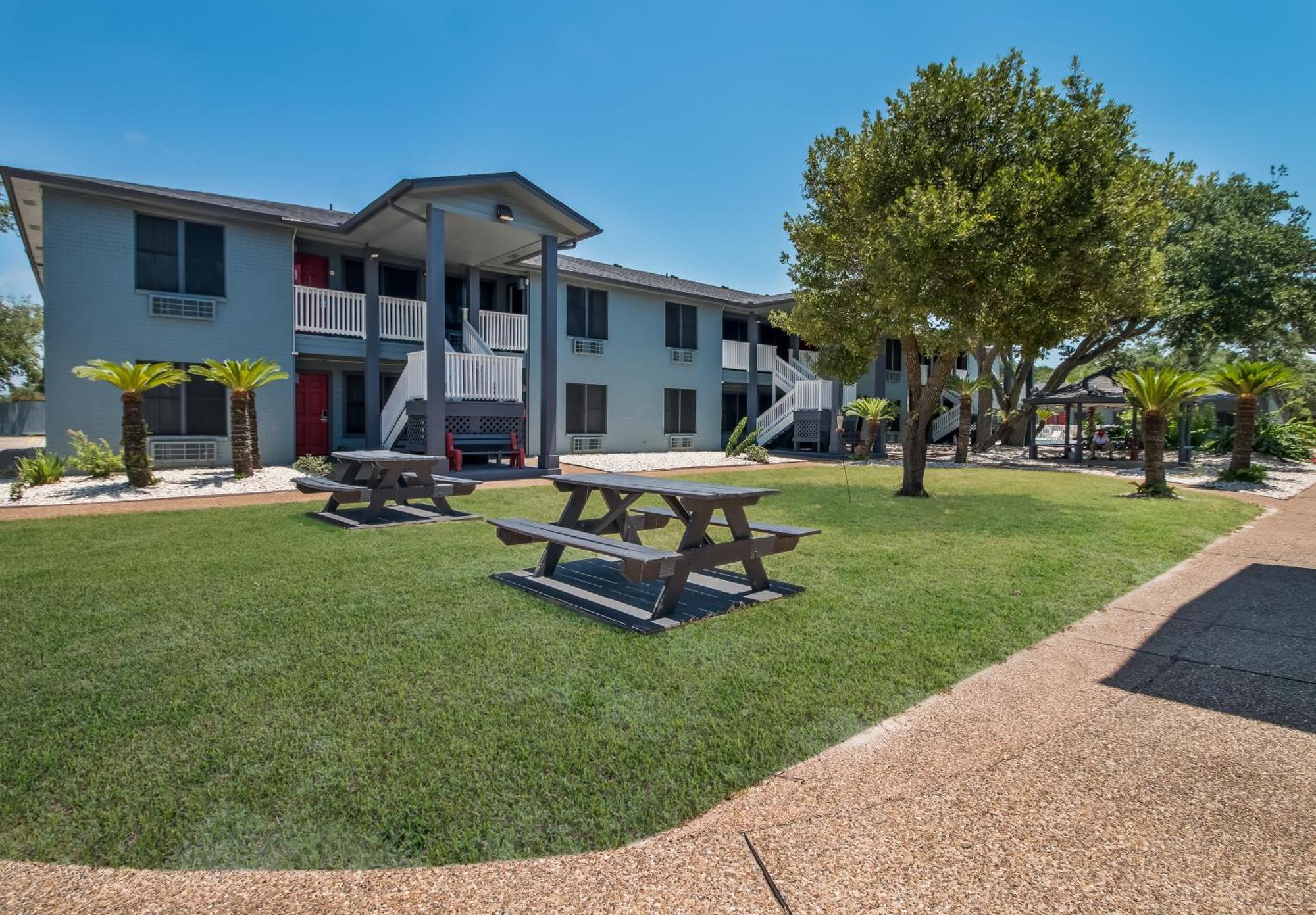Econo Lodge Inn & Suites Fulton - Rockport Exterior foto